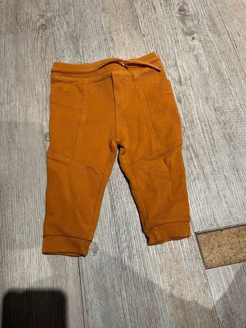 Pantalon type jogging