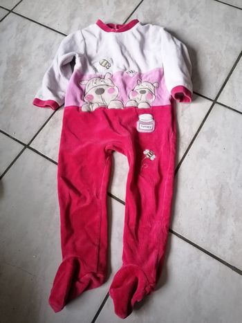 Pyjama 1 pièce taille 23 mois