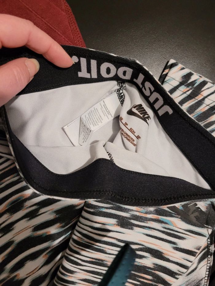 Lot leggings sport et un pantalon de jogging - photo numéro 2