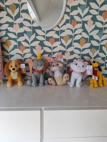 Peluche interactive chien belle éléphant Dumbo lapin panpan marie duchesse Pluto chien Disney
