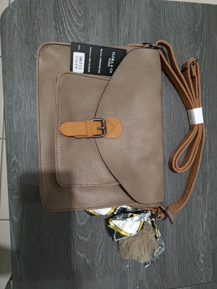 Sac à main, neuf avec étiquette