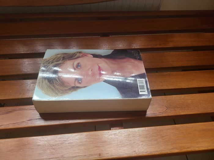 Livre signe suspect - photo numéro 3