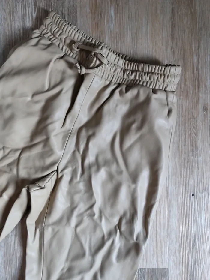 Pantalon jogging simili cuir Mango beige XS - photo numéro 2
