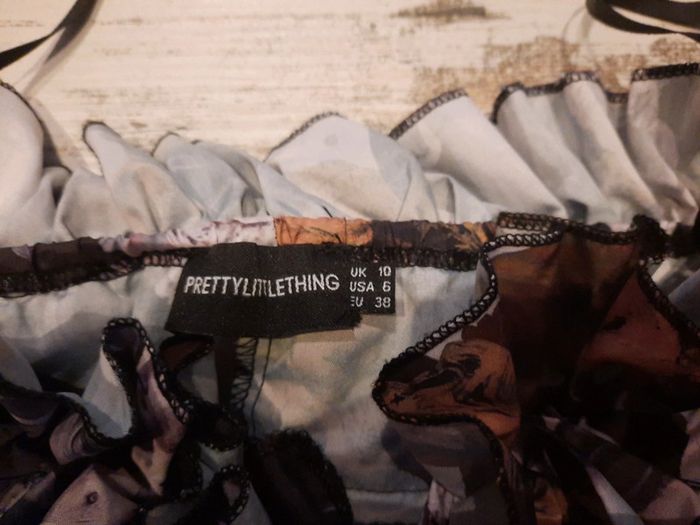 Haut style gothique prettylitlething - photo numéro 7