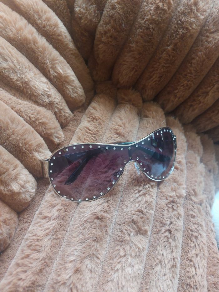 Lunettes de soleil pour femme - photo numéro 2