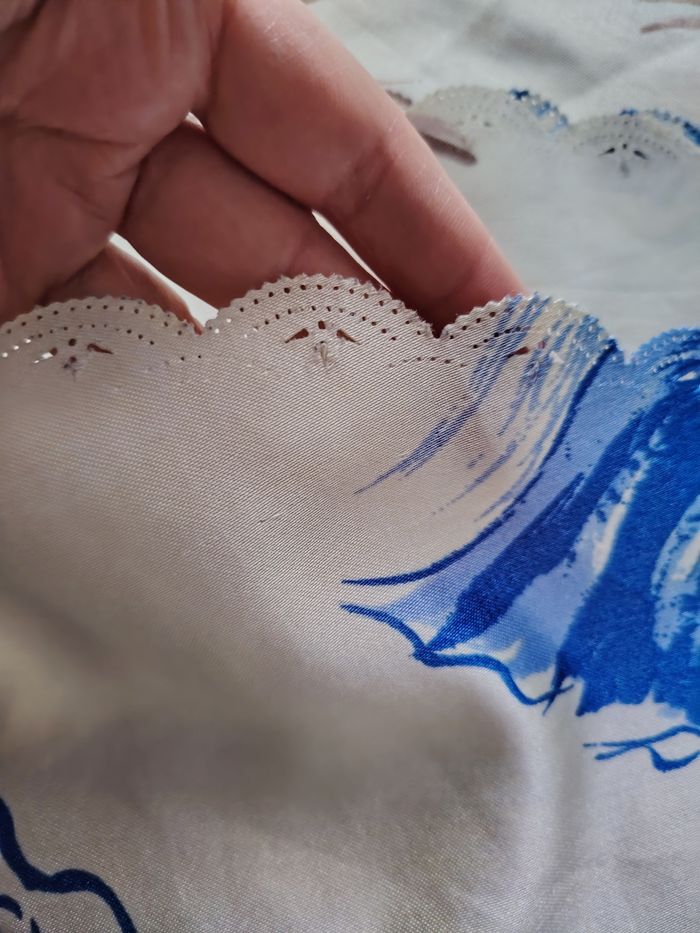 Très jolie nappe ronde en tissu - photo numéro 3