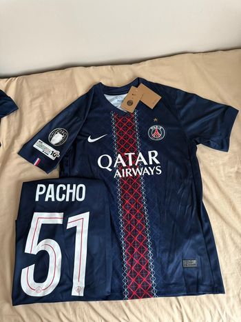 Maillot PSG 2025/2026 Willian Pacho Badge UEFA Taille S