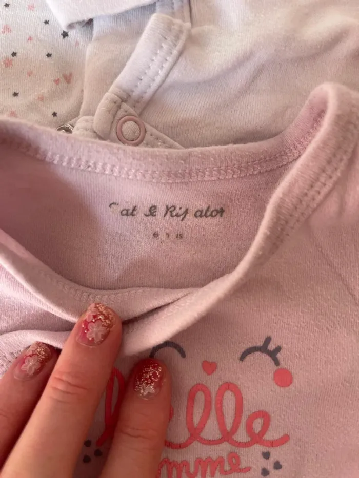 Lot de 4 bodies manches longues pour bébé fille, taille 9 mois. - photo numéro 3