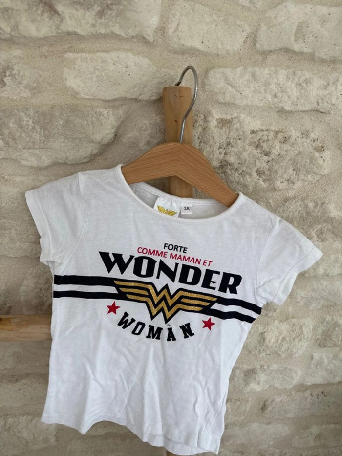 Tee shirt Wonder woman 3 ans - 3 € - photo numéro 2