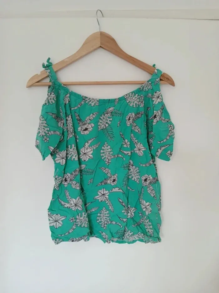 Tee shirt épaules dénudées fleuri vert menthe et blanc M kiabi - photo numéro 3