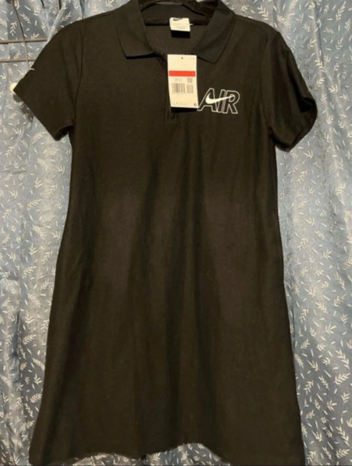 Robe polo Nike taille 14 ans