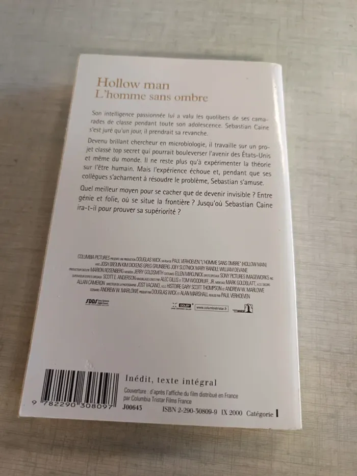 Livre hollowman l'homme sans ombre - photo numéro 2