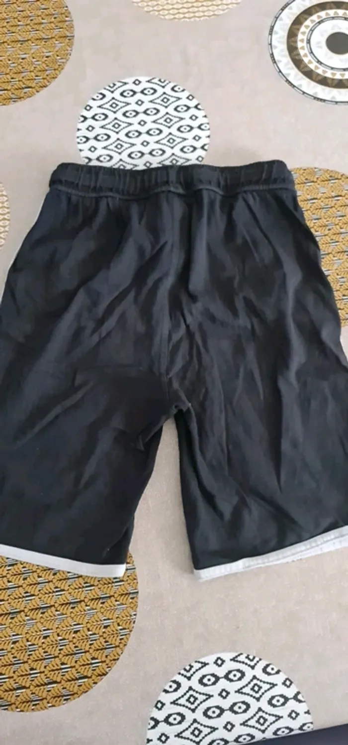 Short Kiabi 10 ans - photo numéro 3