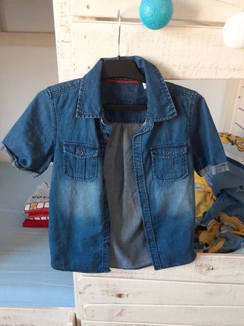 Chemise manches courtes taille 8 ans