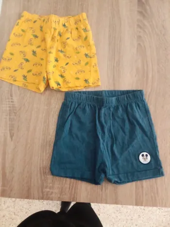 🌹2 shorts Disney 36 mois 🌹