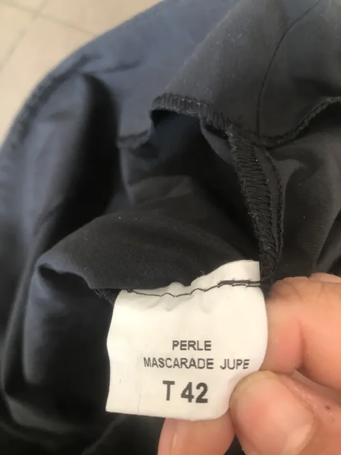 Jupe T42 femme 👩 - photo numéro 5