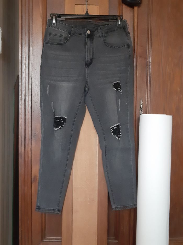 Pantalon trous