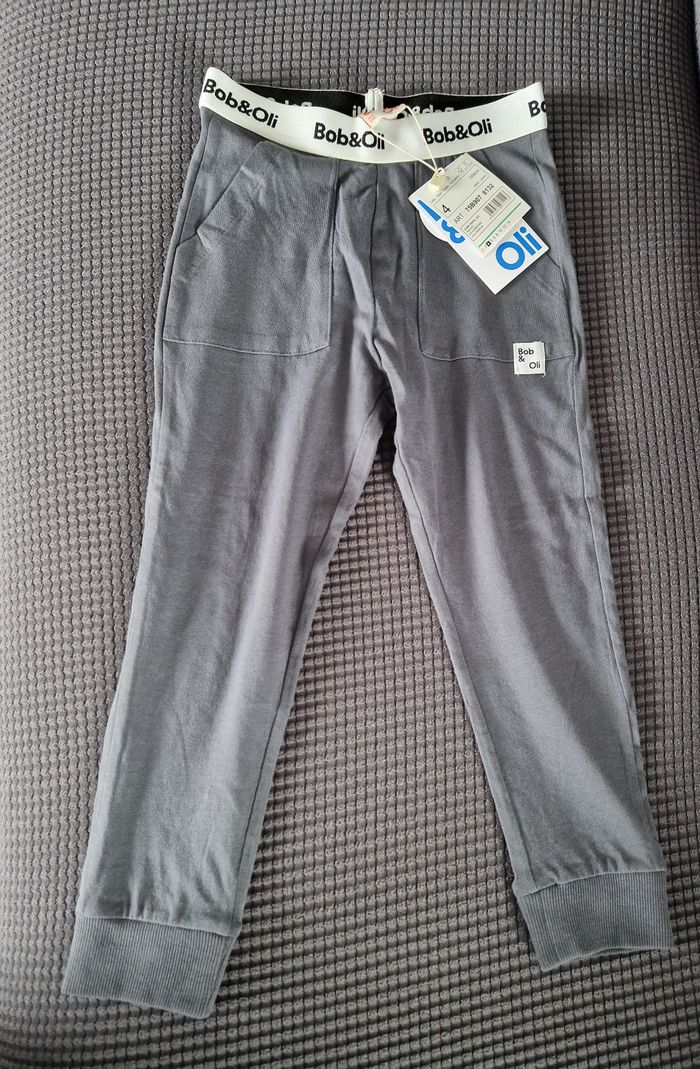 Pantalon neuf 4 ans - photo numéro 2