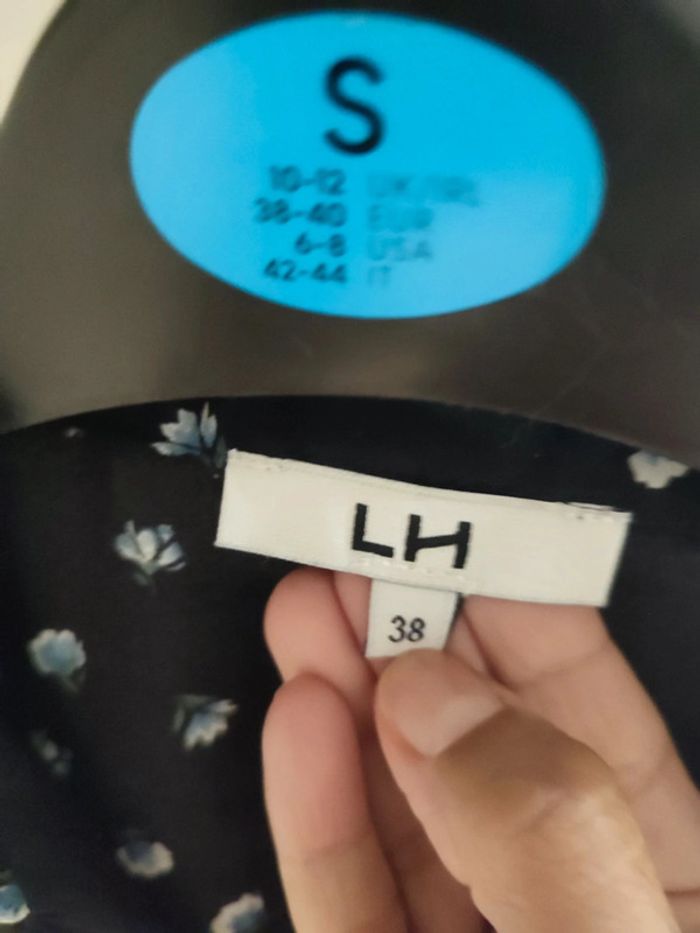 Chemisier motif fleur taille 38 - photo numéro 3