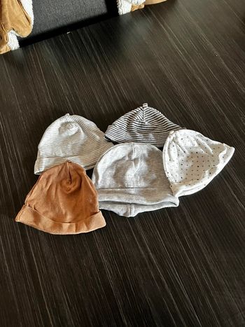 Lot bonnet bébé