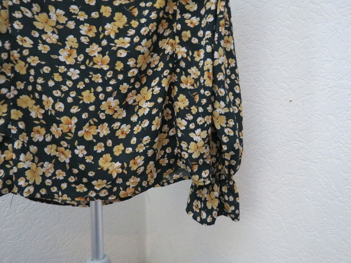 blouse fleurie vert foncé manches longues volantées - photo numéro 8