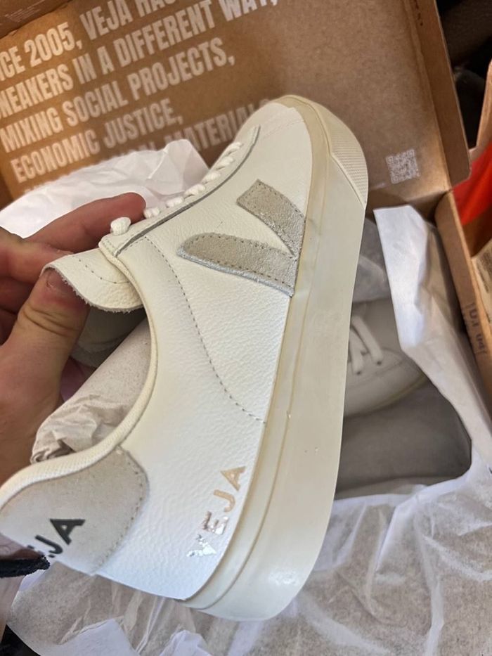 Veja chaussures basket taille 40 blanche et grise neuf - photo numéro 3