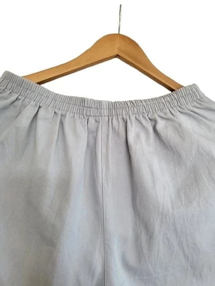 Pantacourt gris perle parfait รฉtat - photo numรฉro 9