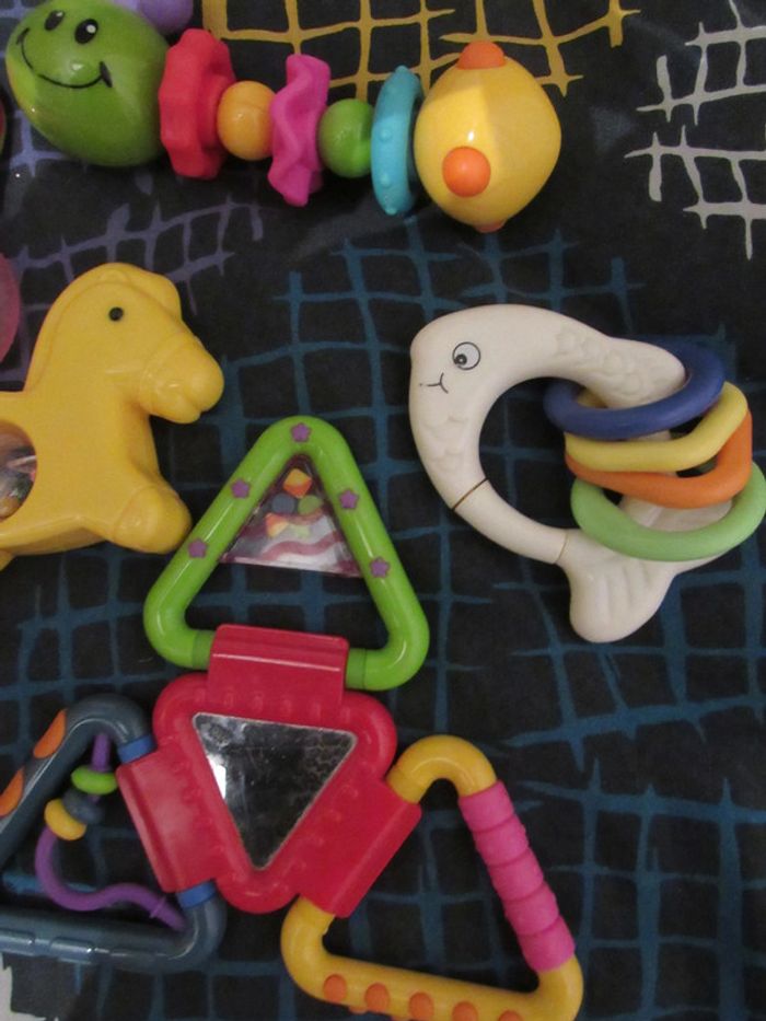 Jouets hochets - photo numéro 3