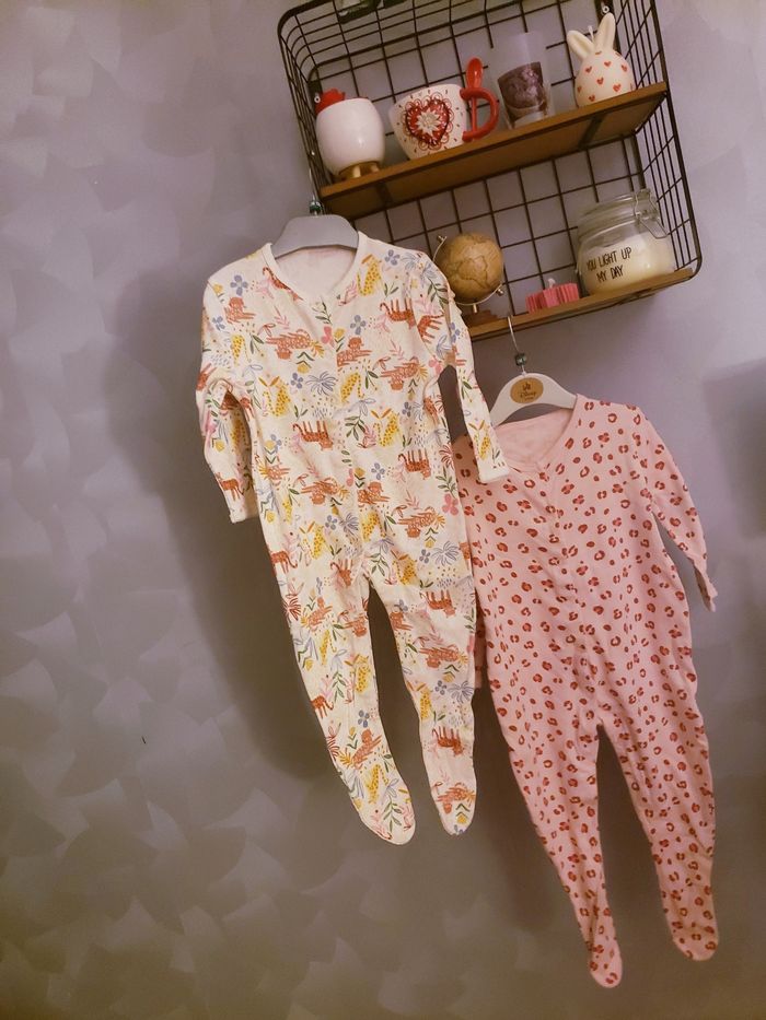 Lot de 2 pyjamas 🎀 Primark 9-12 mois 3€