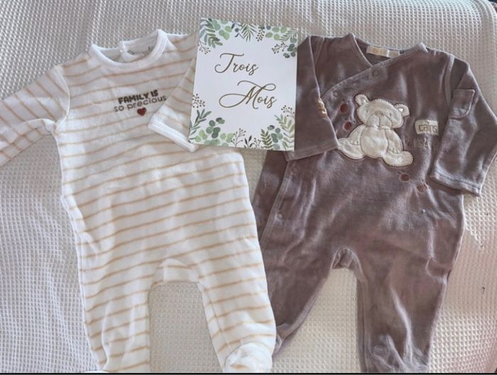 Lot pyjama et bodys 3 mois - photo numéro 5