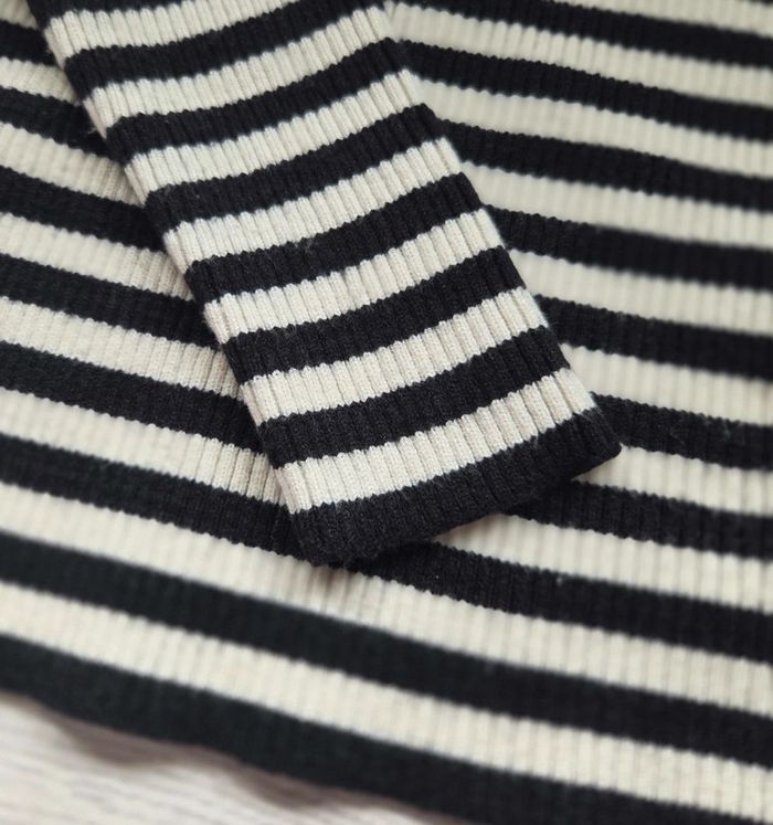 Pull rayé noir et blanc 10 ans - Classique et chaud - photo numéro 2