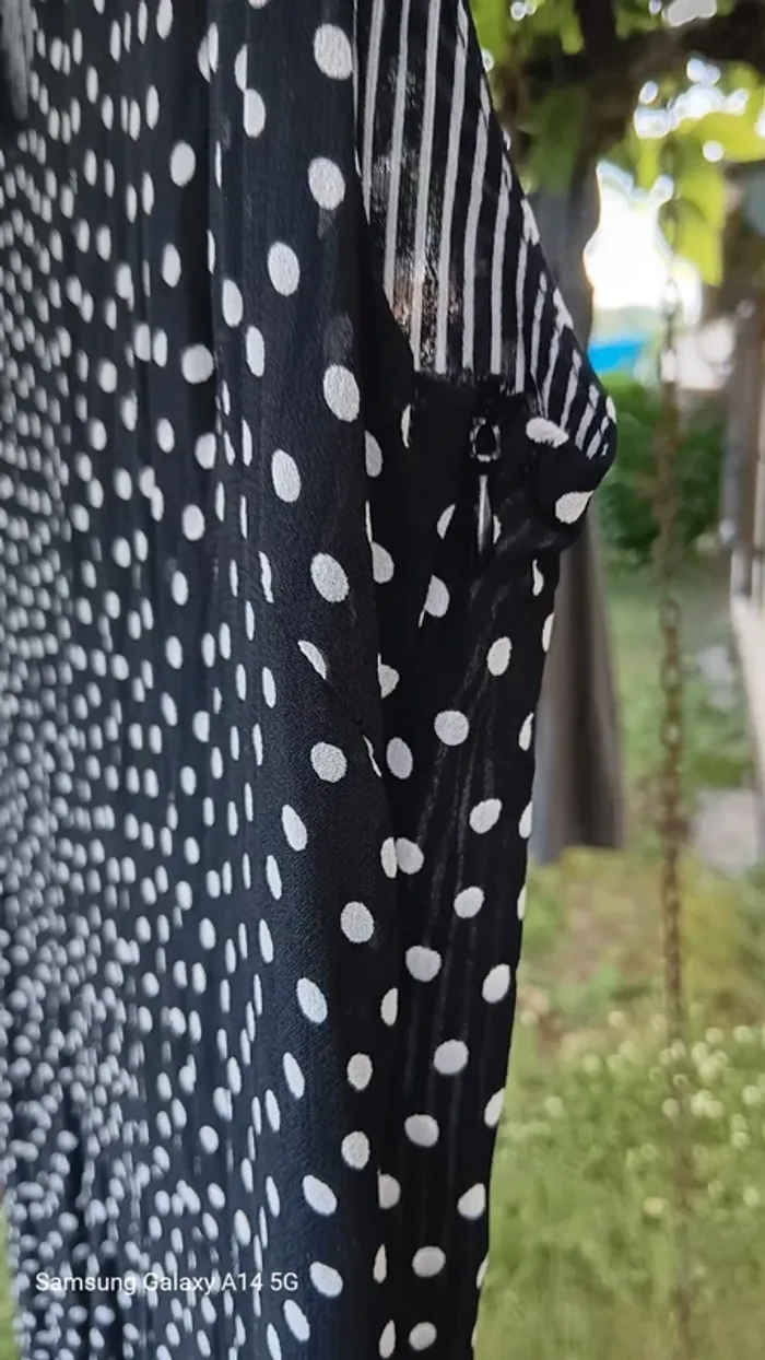 Robe noire petits pois blancs - photo numéro 4