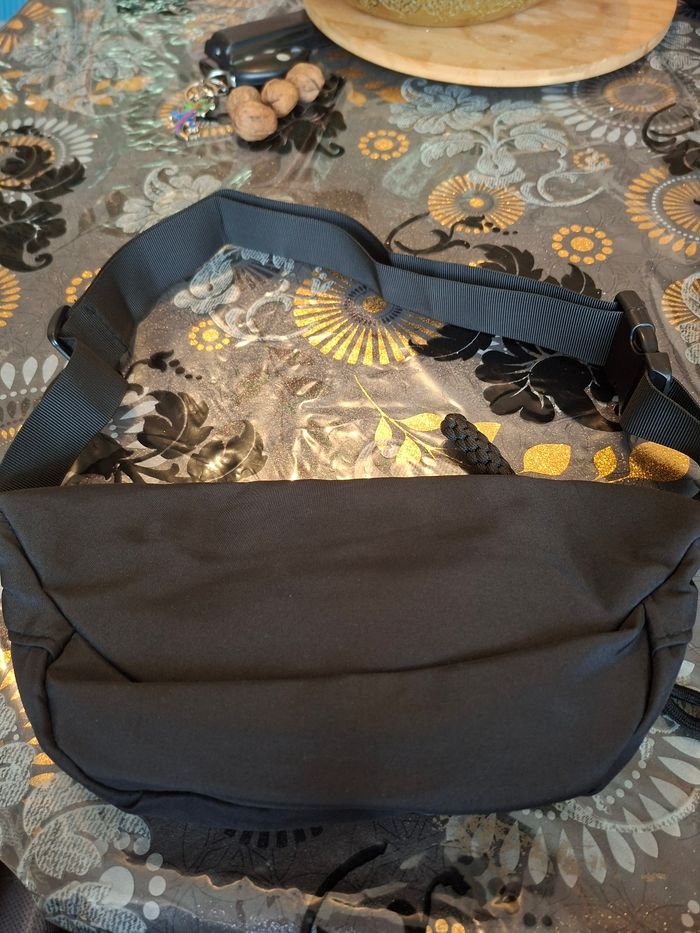 Sac Banane pour Hommes HUOHUO - Sac Bandoulière Style Coréen avec Sangle de Ceinture,  neuf prix 4 euro - photo numéro 2