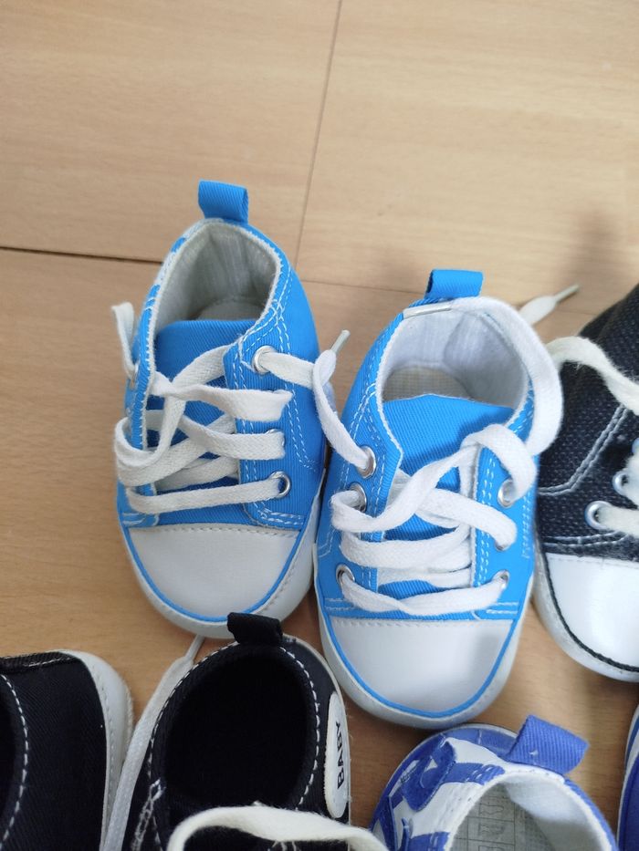 Lot de chaussures bébé taille 6 -9 mois - photo numéro 6