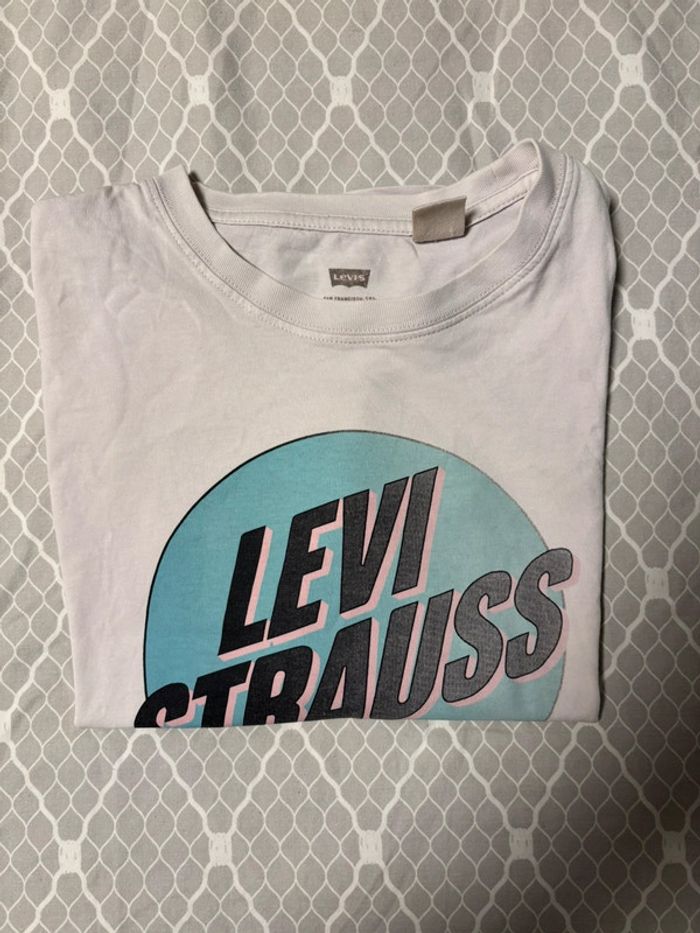 T shirt levis