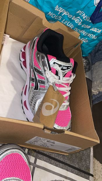 CHAUSSURES ASICS KAYANO 14 ROSE ( TAILLE 43)