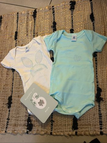 Lot bodies 6 mois petit bateau