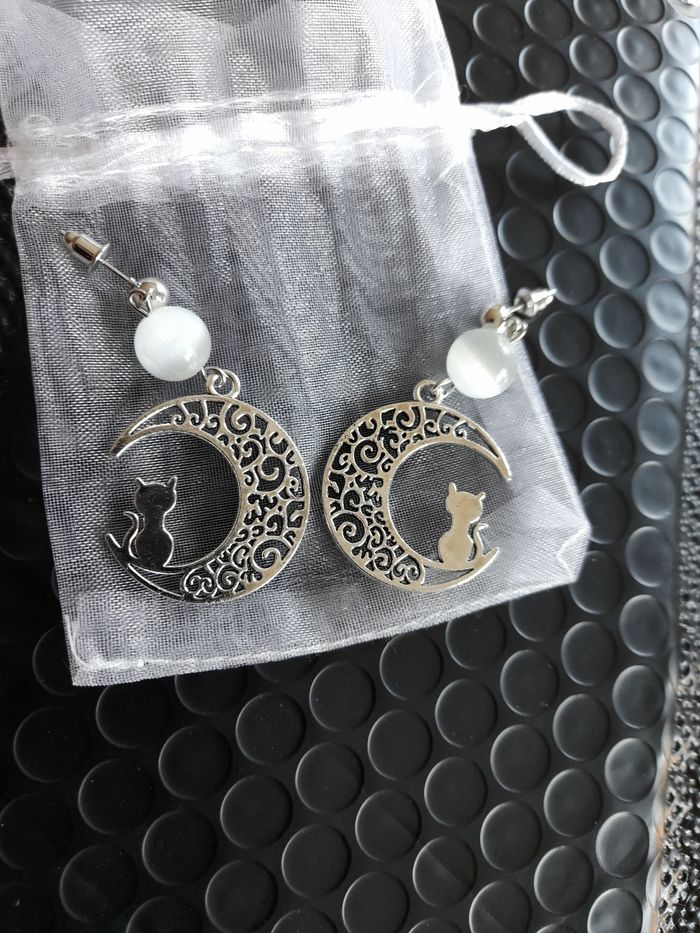Boucles d'oreilles pierres de lune - photo numéro 2