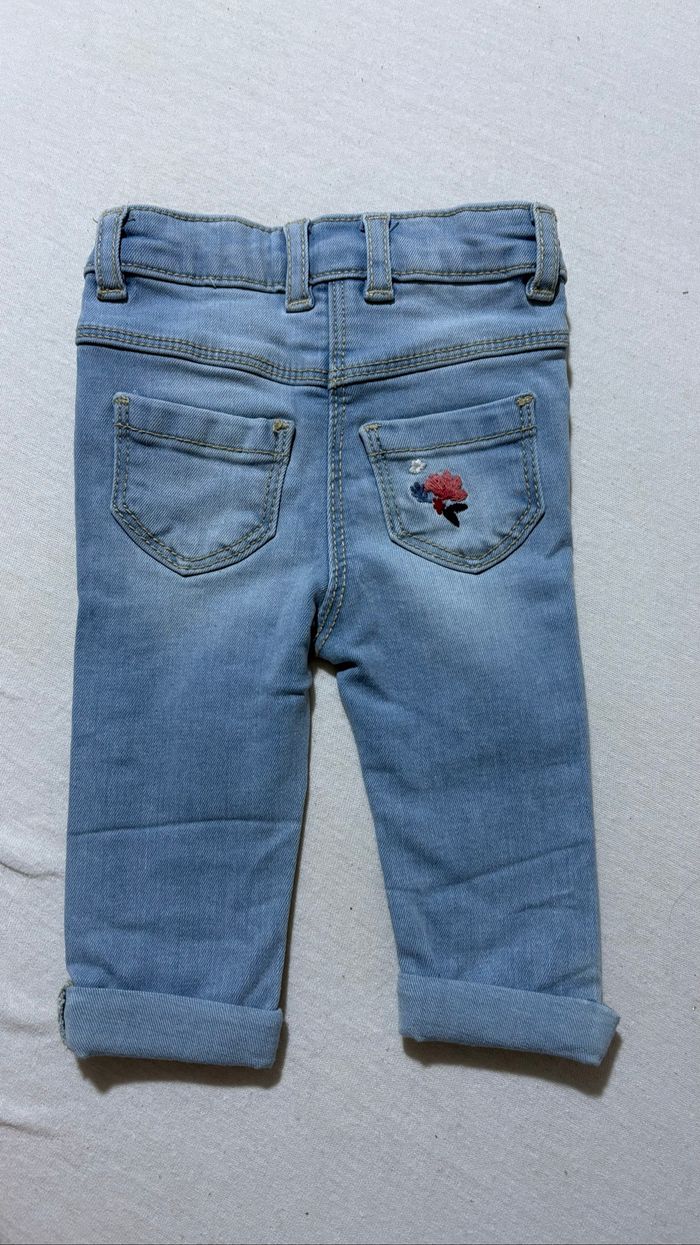 🌼 Jean bleu clair motif petites fleurs – Tape à l’œil – 3 mois - photo numéro 2