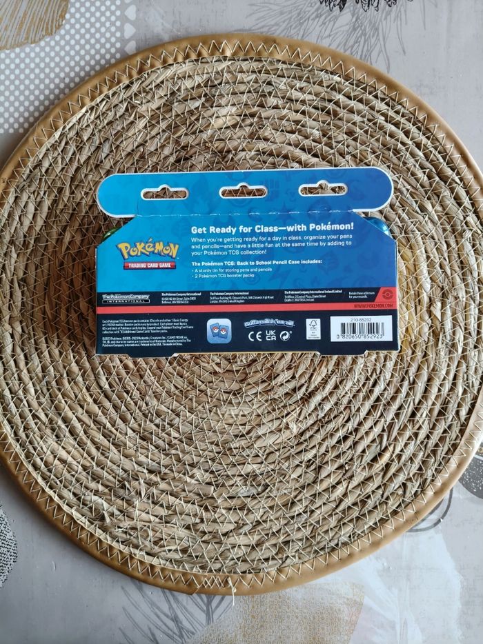 Boîte Pokémon - photo numéro 2