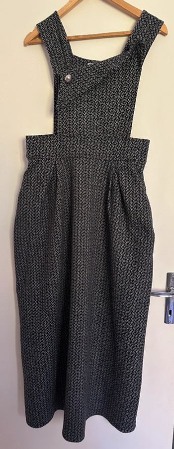 Jolie robe salopette chaude taille 44