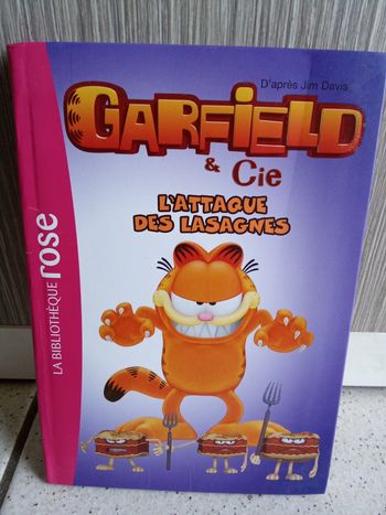 Livre roman bibliothèque rose garfield l'attaque des lasagnes,   numéro  1