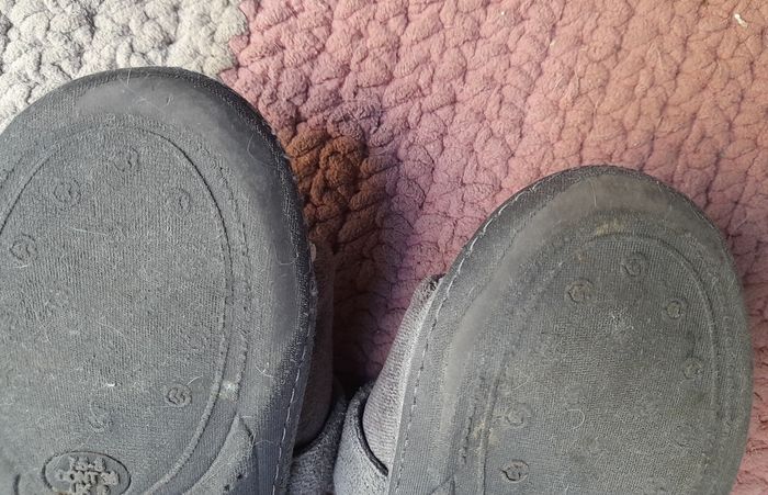 Pantoufles femme Isotoner pointure 38 - photo numéro 4