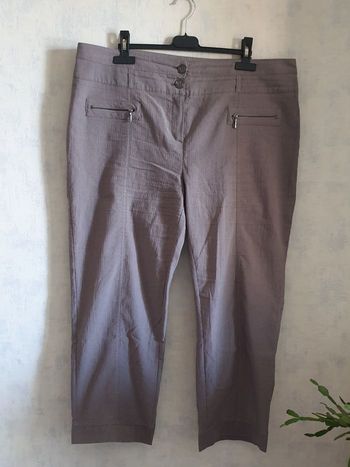 Pantalon court marron clair léger– Armand Thiery – 46