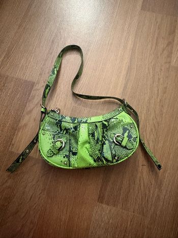 Sac à main effet serpent