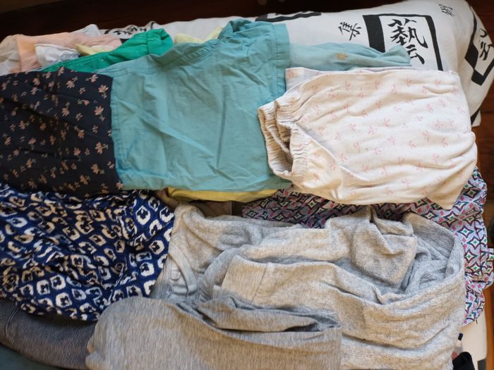 Lot vêtements 6 ans - photo numéro 6