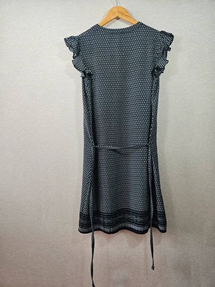Robe portefeuille à volants - photo numéro 7