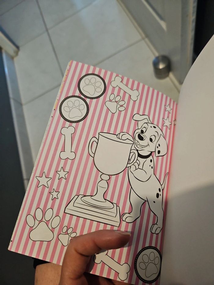 Livre incroyables coloriages Neuf cont1 - photo numéro 19