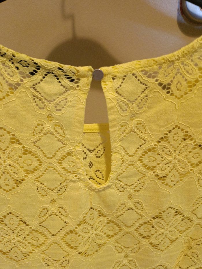 Tshirt jaune broderie dentelle - photo numéro 4