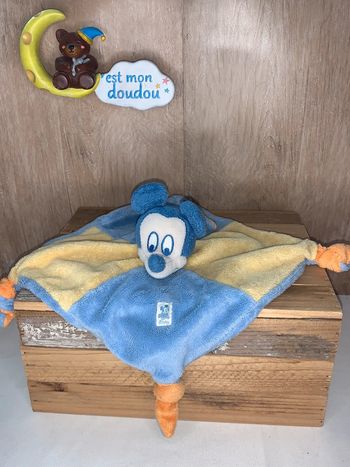 DY158 doudou Mickey disney